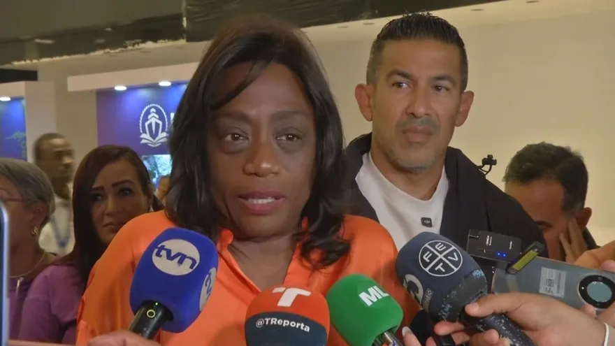 Ministra de Educación, Lucy Molinar