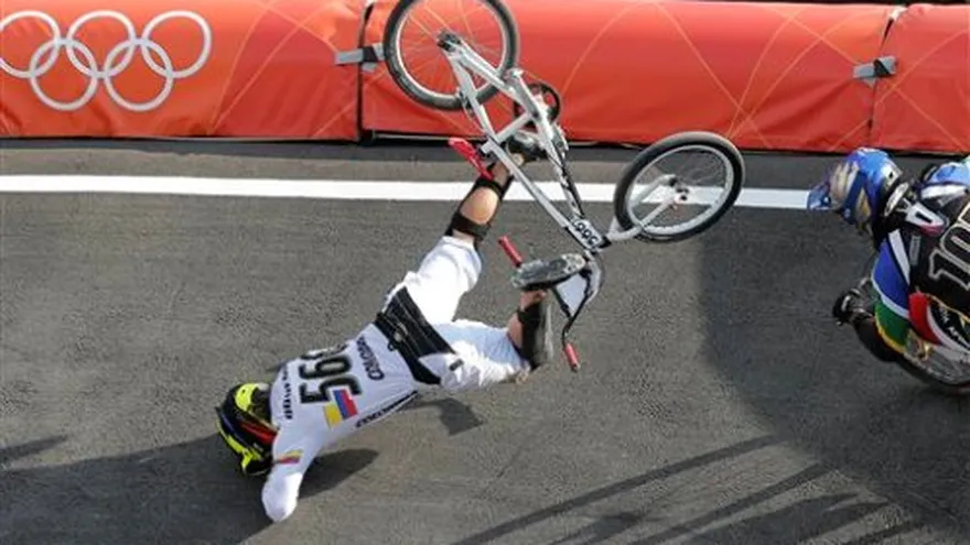 Colombianos van a semifinales en BMX olímpico