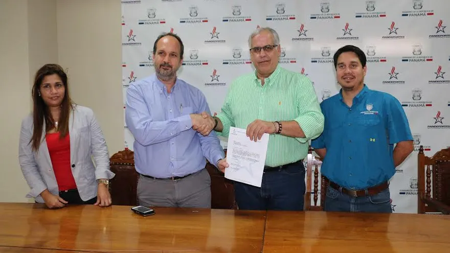 Entrega de orden de proceder para construir el estadio San Vicente de  Puerto Armuelles
