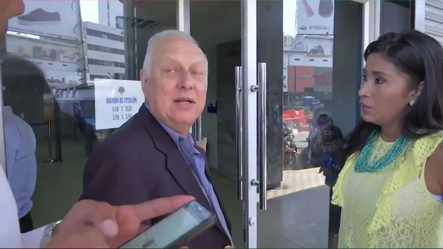 Excontralor Weeden hace ampliación de denuncia contra Odebrecht