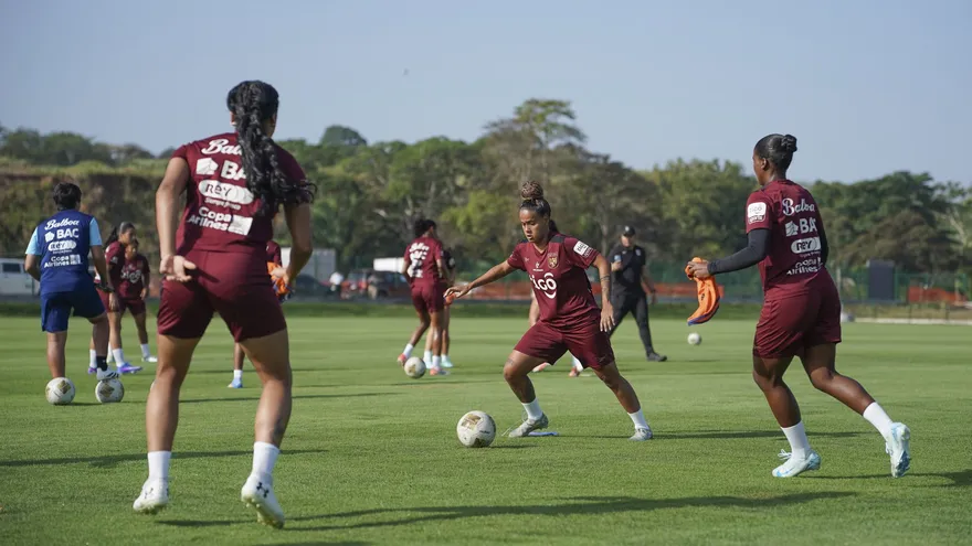 Selección Femenina de Panamá entrena en el CAR de la Federación Panameña de Fútbol