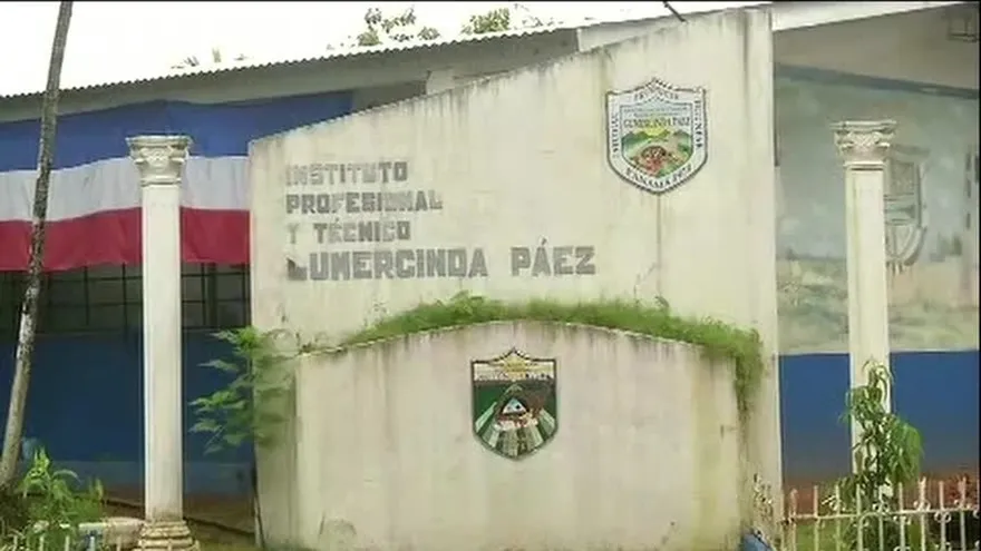 Comunidad en Pacora, molesta por mala condición del colegio