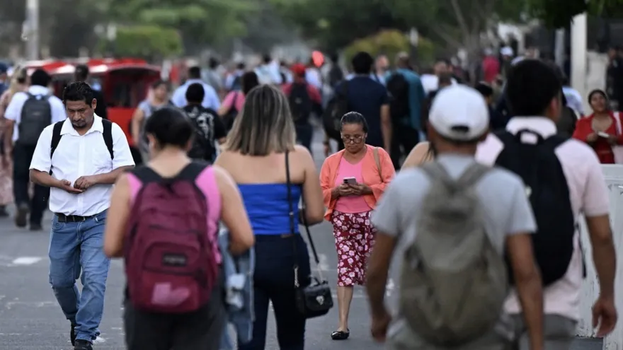 El Salvador: El contraste entre la seguridad ciudadana y la "medicina amarga" de la economía