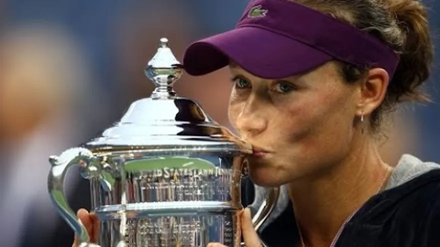 Stosur gana el Abierto de Japón