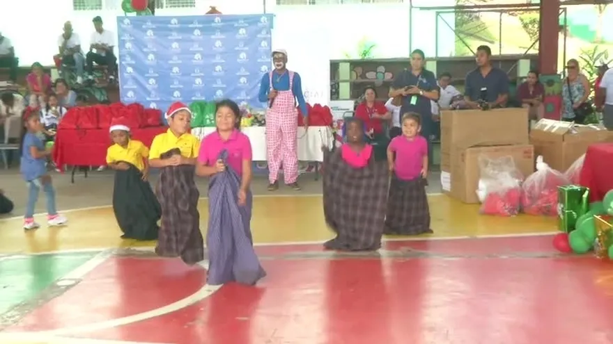 Fiesta de Navidad de los niños del Hogar Malambo