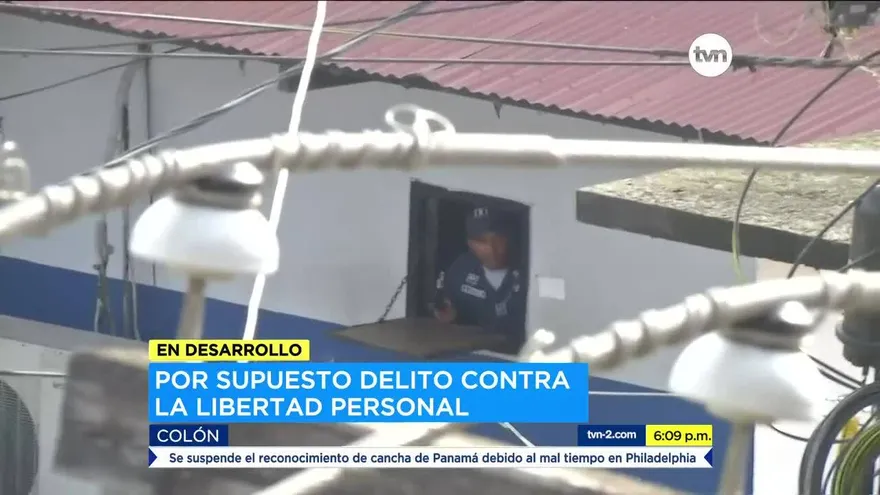 Policía atrincherado en Colón acude a audiencia