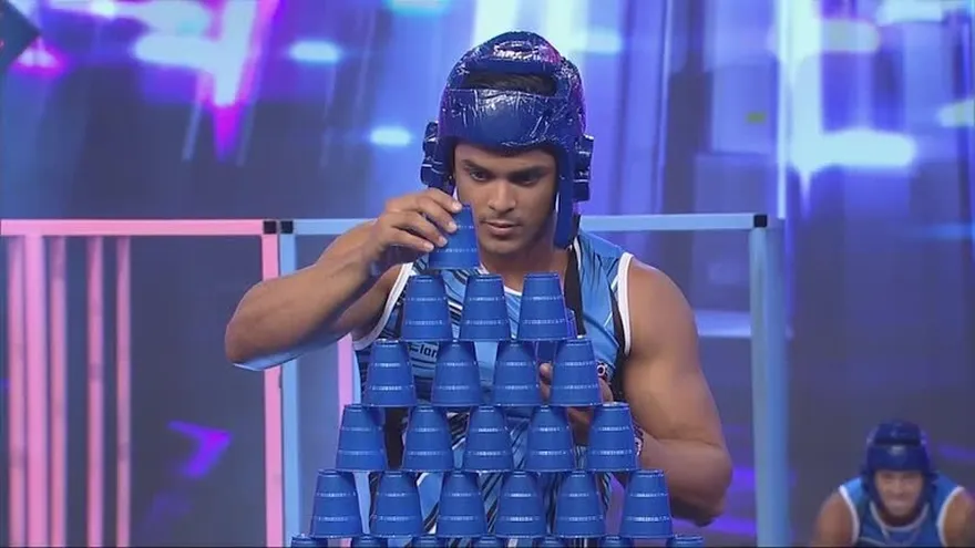 ¡La Torre De Vasos complicó a los guerreros!