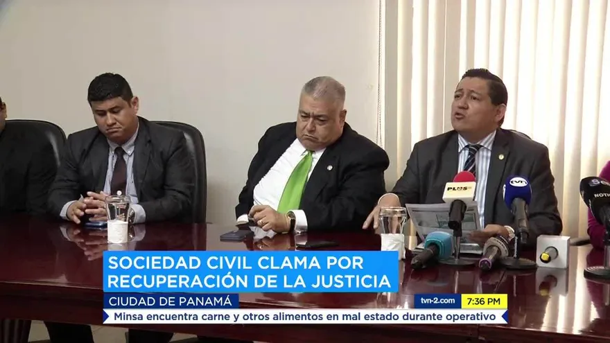 Gremio de abogados exige que se presenten denuncias por declaraciones de Procuradora