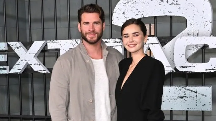 Liam Hemsworth y Gabriella Brooks