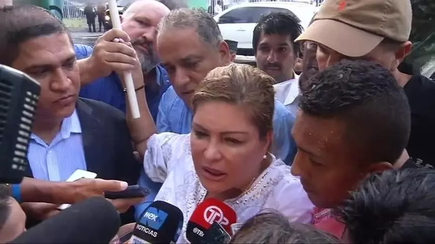 Declaraciones de Alma Cortés al salir de la sede de la Policía Nacional