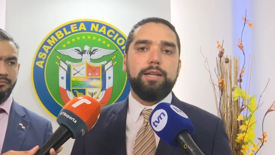 Contralor y diputados se reunirán por salarios retenidos en la Asamblea