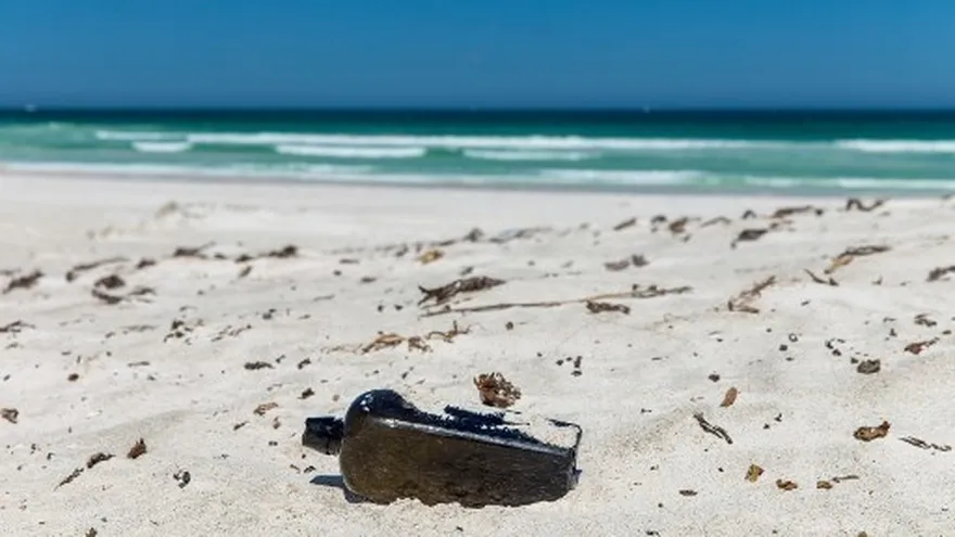 La botella fue lanzada al mar hace 132 años