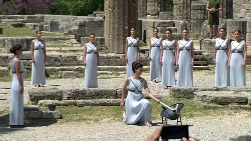 Encendida la llama olímpica de Río en Grecia