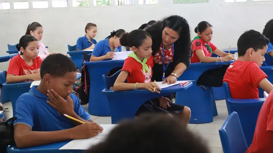 Estudiantes de sexto grado participan en la prueba ERCE 2025