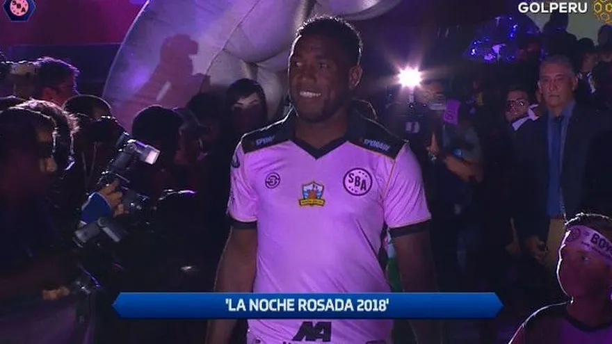 Luis Tejada estuvo en la noche rosada del Sport Boys