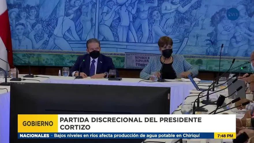 Partida discrecional del presidente genera opiniones encontradas
