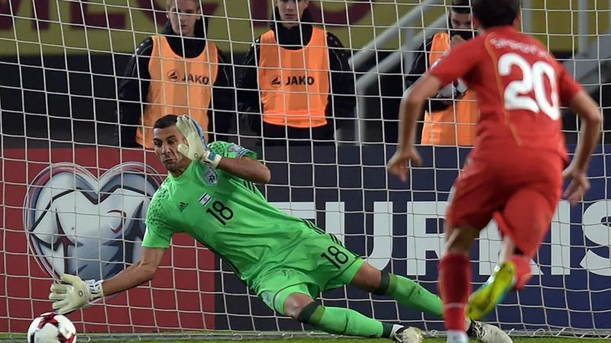 Goresh para un penalti y salva a Israel en el descuento