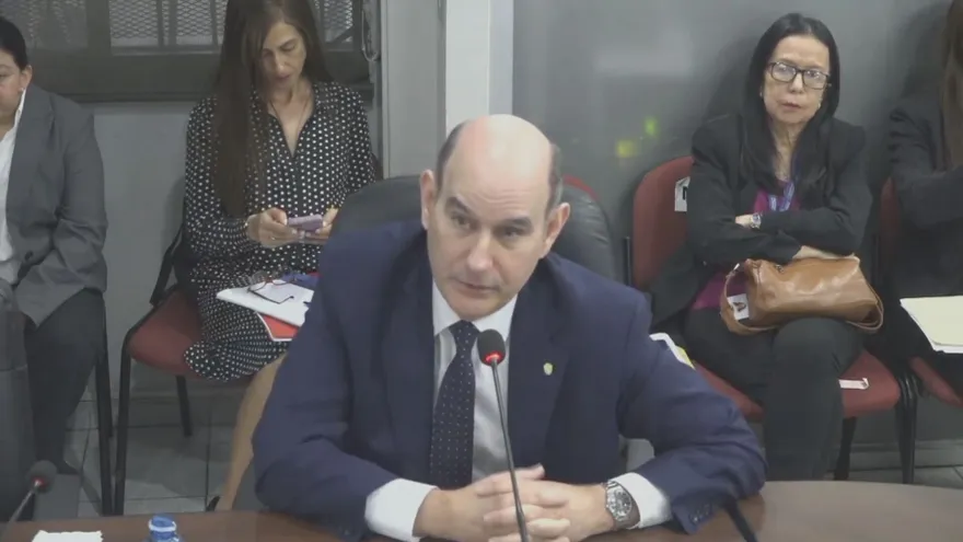 El ministro de Economía y Finanzas, Felipe Chapman.
