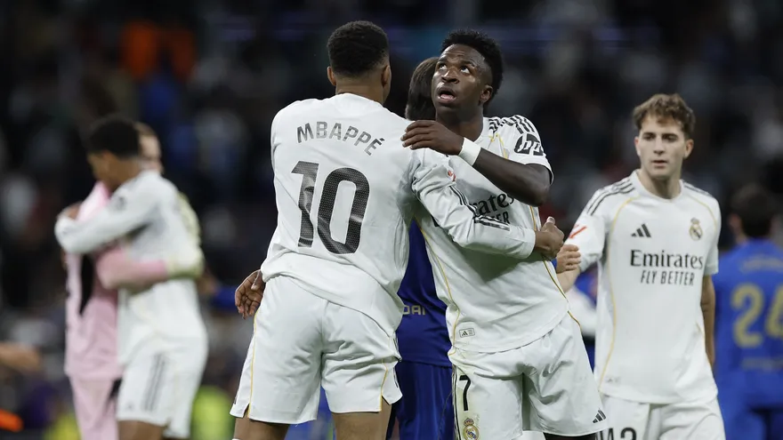Real Madrid en partido contra Real Oviedo