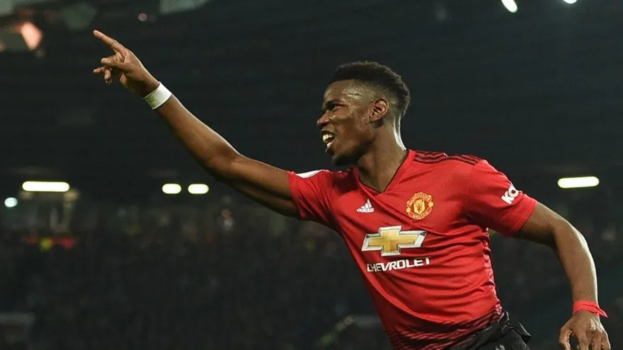 Pogba le da vida al Manchester United con esta Victoria ante el Huddersfield