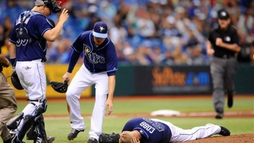Rays ganan pese a golpe de Cobb