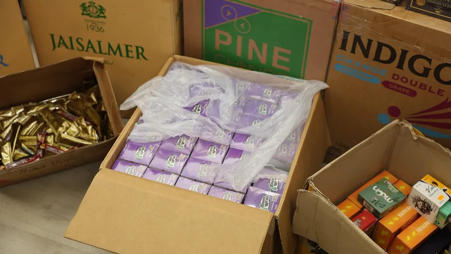 Cigarrillos y medicamentos decomisados