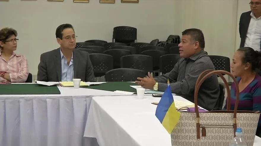 Afectados con el dietilenglicol exigen atención médica