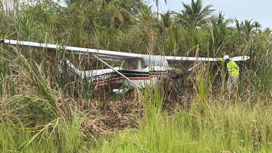 Aircraft veers off runway during takeoff in Guna Yala; investigation launched