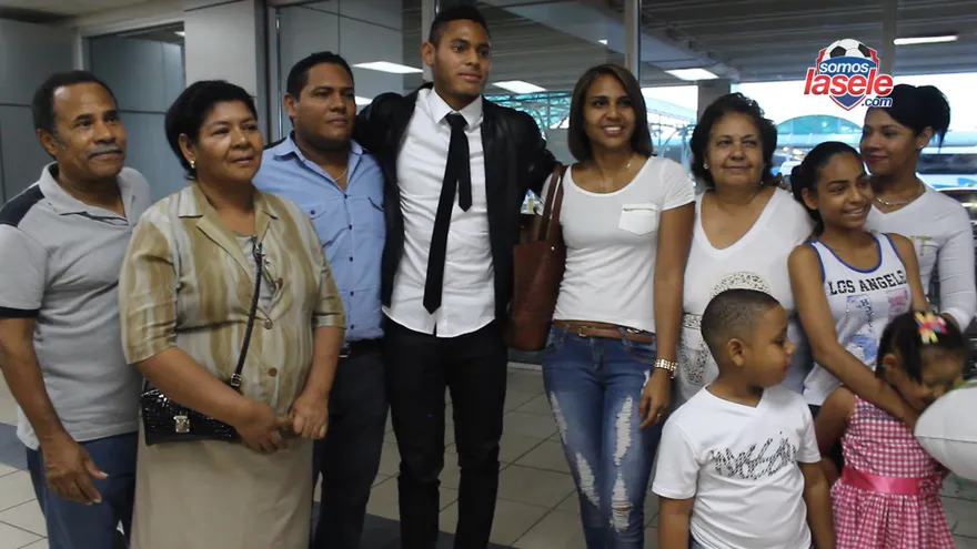 Llegada de Ismael Díaz y recibimiento de su familia