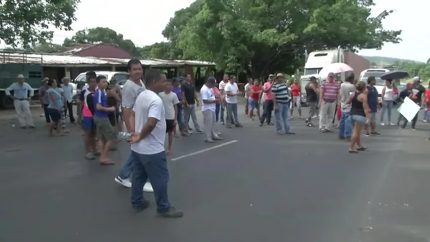 Residentes de una comunidad en Panamá Oeste exigen títulos de propiedad