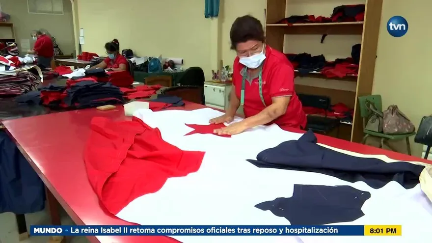 El taller de costura de banderas del IPHE no se detiene