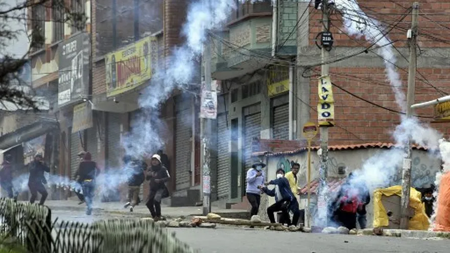 Cocaleros se enfrentan a la policía de Bolivia