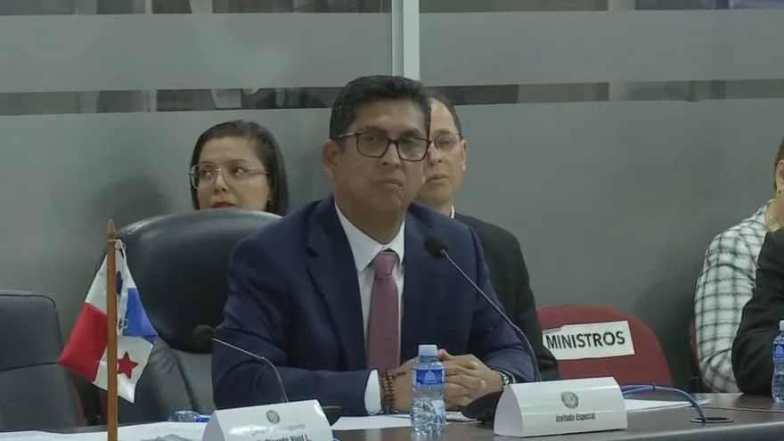 El rector de la Universidad Autónoma de Chiriquí, Asbel Navarro.