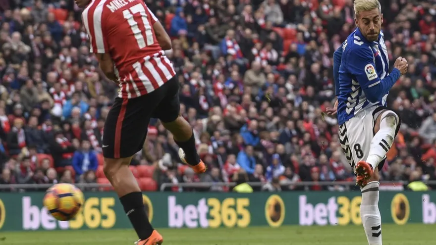 Acción del partido entre Athletic Club de Bilbao y Alavés