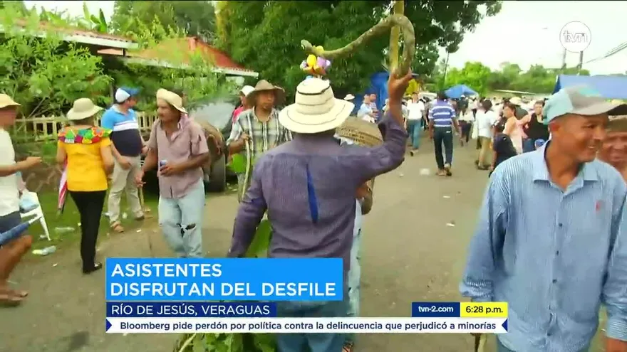 Disfrutan del desfile de carretas en el Festival Mi Ranchito en Veraguas