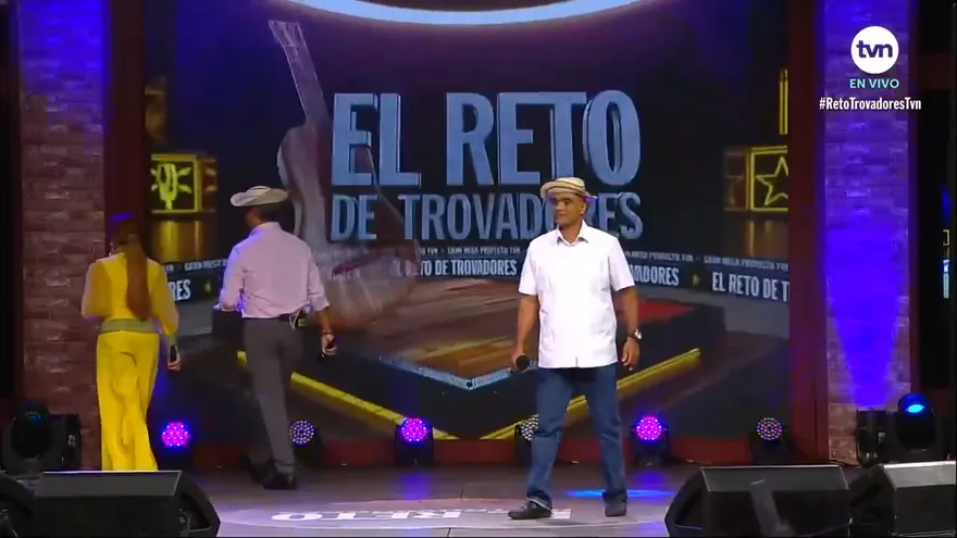 Elvis Solís se despide de El Reto de Trovadores