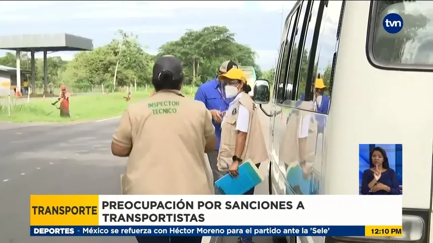 Pasajeros se rehúsan a usar la careta facial