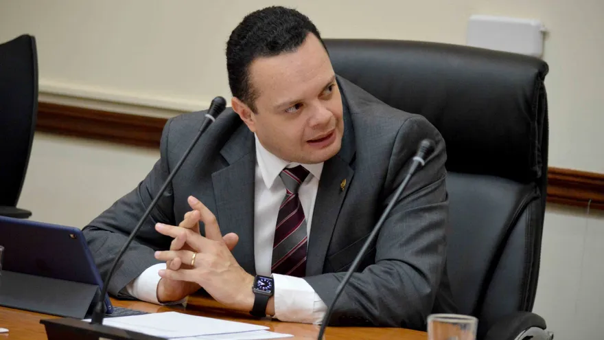 Congreso de Costa Rica elige a un pastor fundamentalista como presidente