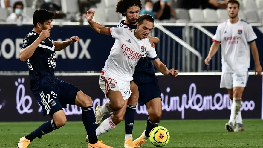 El Burdeos frena al Lyon y se mantiene invicto