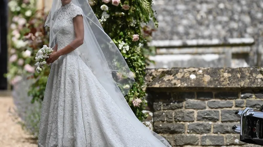 Lo más esperado. Giles Deacon fue la firma elegida por la hermana de la Duquesa de Cambridge para su traje de novia.