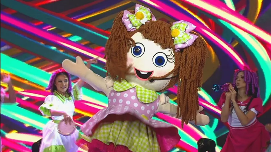 Muñeca cantó 'Juana la cubana'