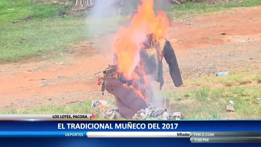 La tradición del muñeco de año viejo