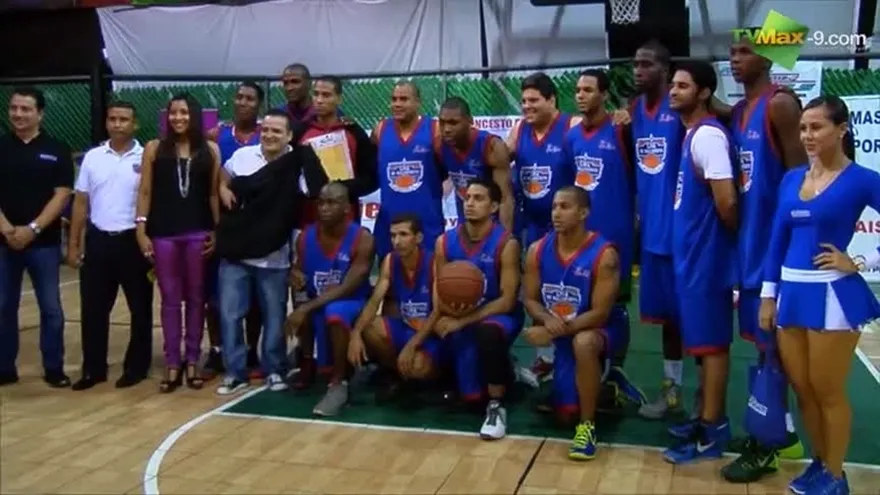 Famosos juegan contra equipo de LBI