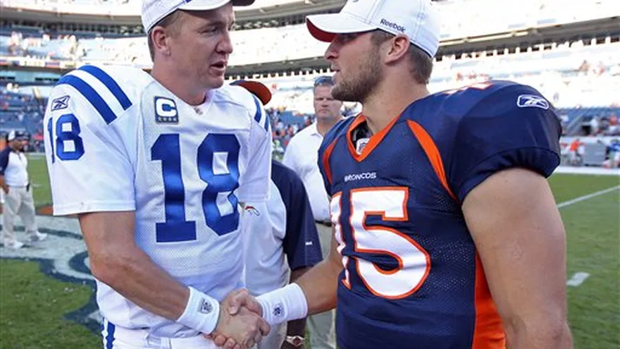 Manning es presentado como nuevo quarterback de los Broncos