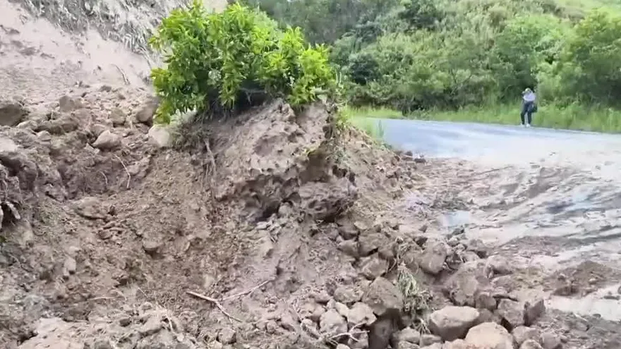 Deslizamientos de tierra mantienen incomunicados a residentes en el Valle de Antón