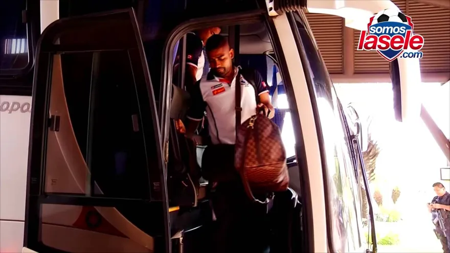 Llegada de la Sele a San Salvador