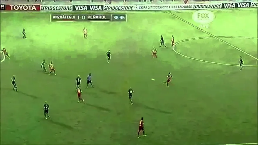 Mira aquí la 'cucharita' del Talentoso Escobar, pase de gol ante Peñarol