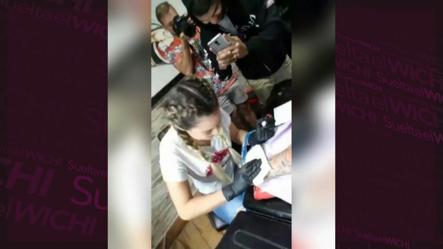 Gaby Garrido y Patrick Vollert se fueron a tatuar juntos