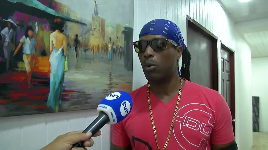 Regueseros de Colón cantan por la paz