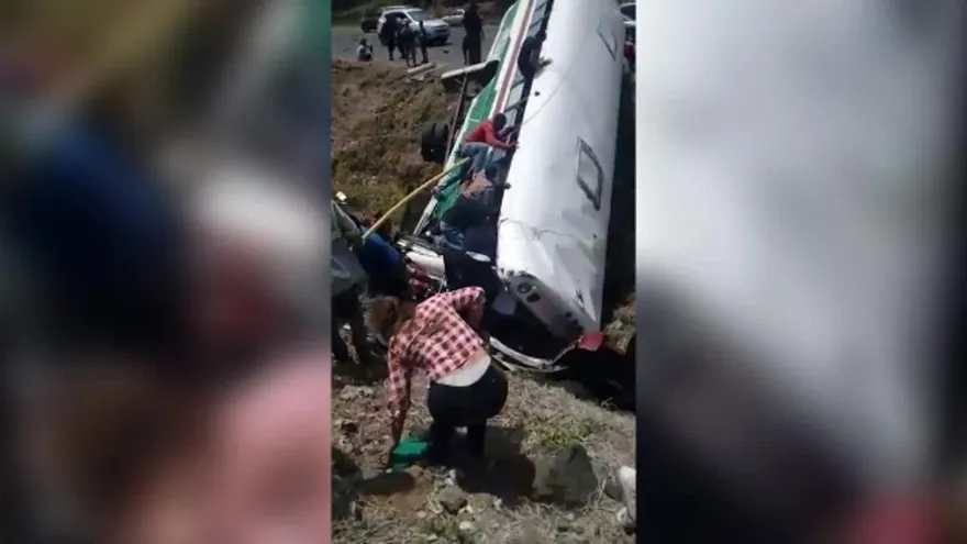 Un muerto y más de 15 heridos deja accidente en Colón